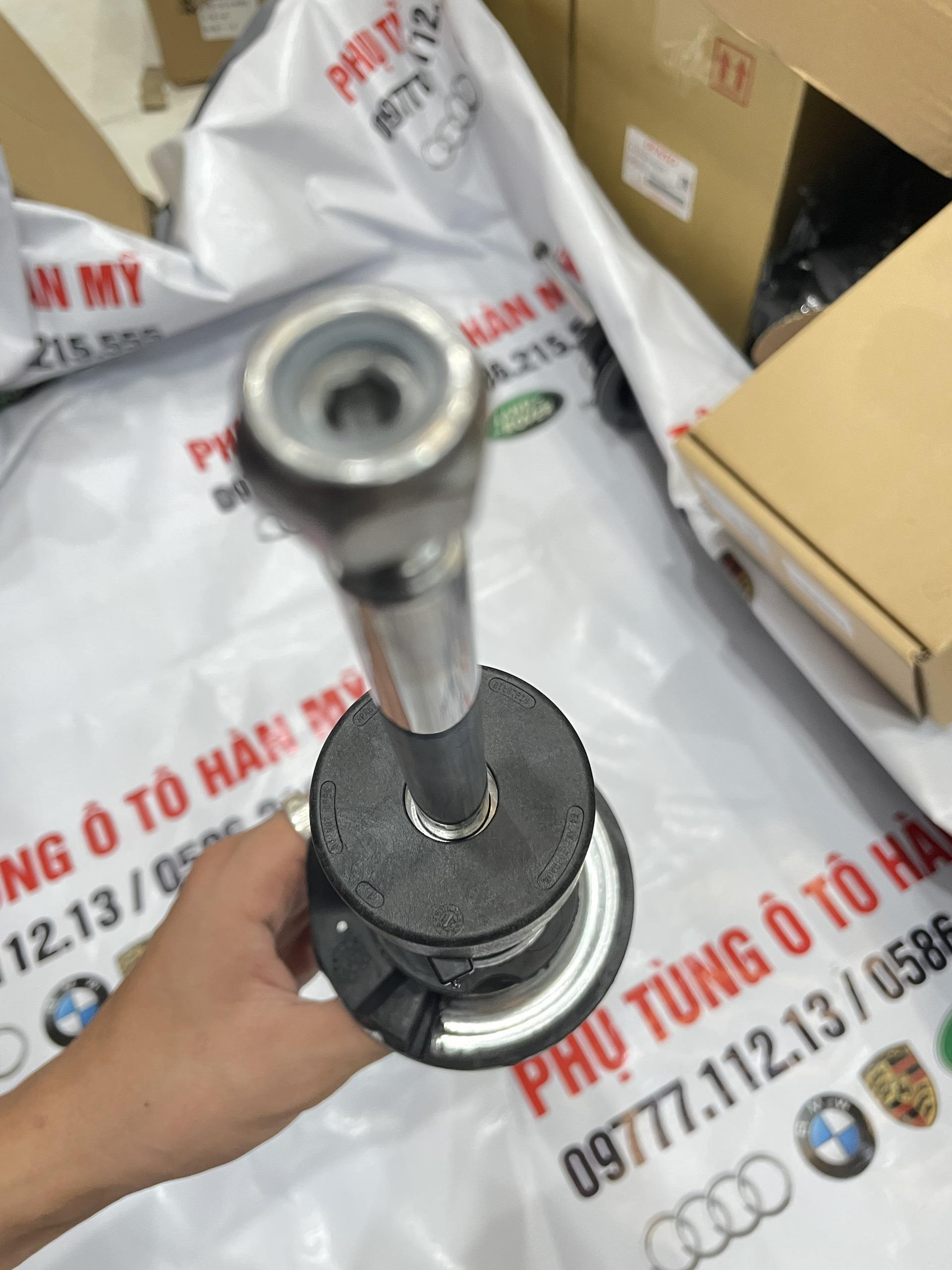 Giảm xóc trước xe Mercedes W205 Class  A2053209230